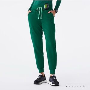 FIGS - High-Waisted Zamora Jogger Scrub Pants in Hunter Green
